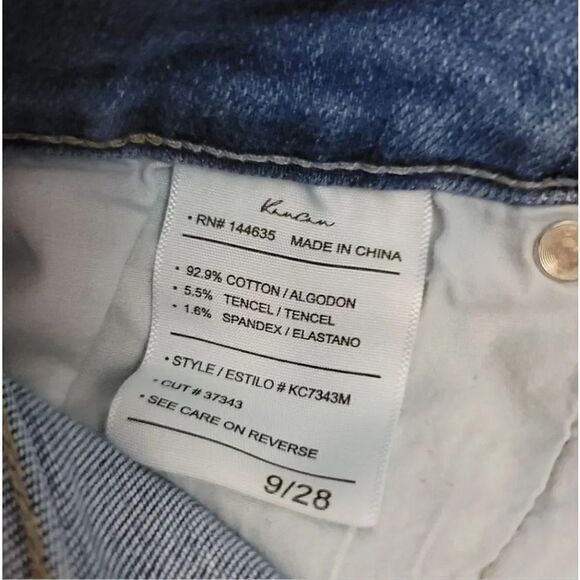 Kancan Curvy Split Released Hem Flare Distressed Denim Size 9/28 - Picture 9 of 11